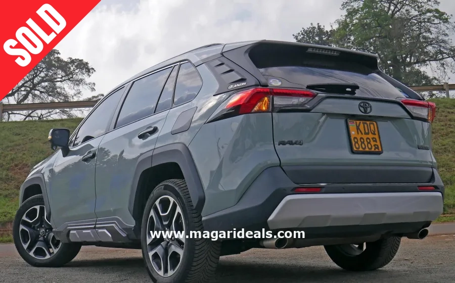 TOYOTA RAV-4 with SUNROOF in Kenya for Sale | Magari Deals