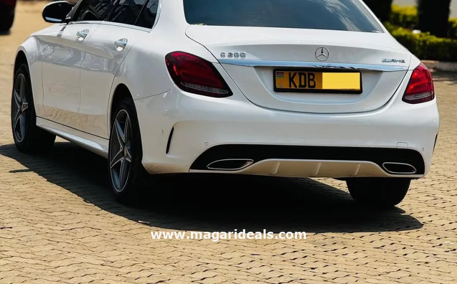 2014 MERCEDES BENZ C200 in Kenya for Sale | Magari Deals