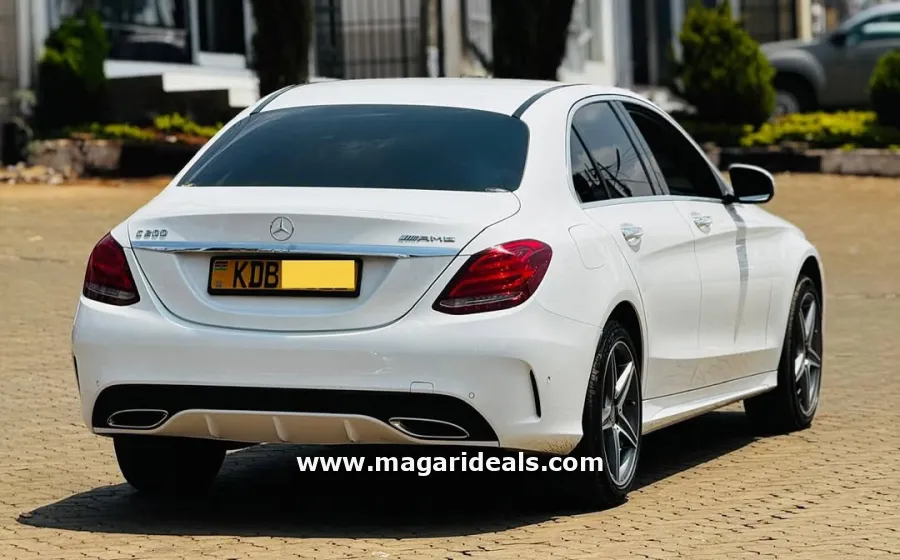 2014 MERCEDES BENZ C200 in Kenya for Sale | Magari Deals