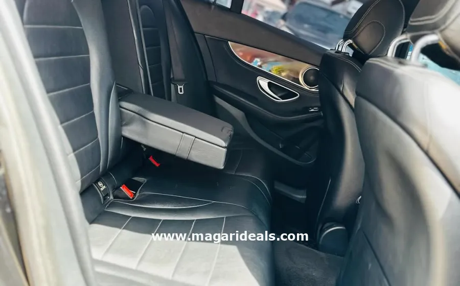 2015 MERCEDES BENZ C200 in Kenya for Sale | Magari Deals