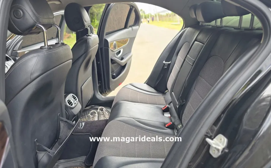 MERCEDES BENZ C200  in Kenya for Sale | Magari Deals