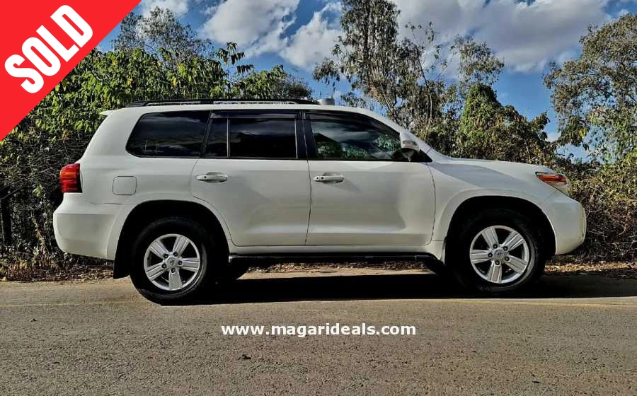 Toyota Landcruiser V8 2015 UNREGISTERED for Sale | Best Buy