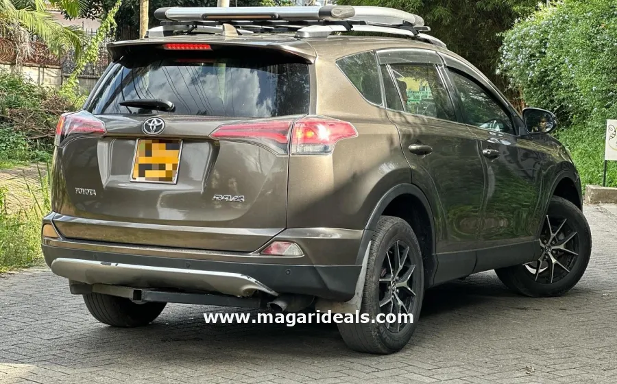 TOYOTA RAV-4 with SUNROOF in Kenya for Sale | Magari Deals