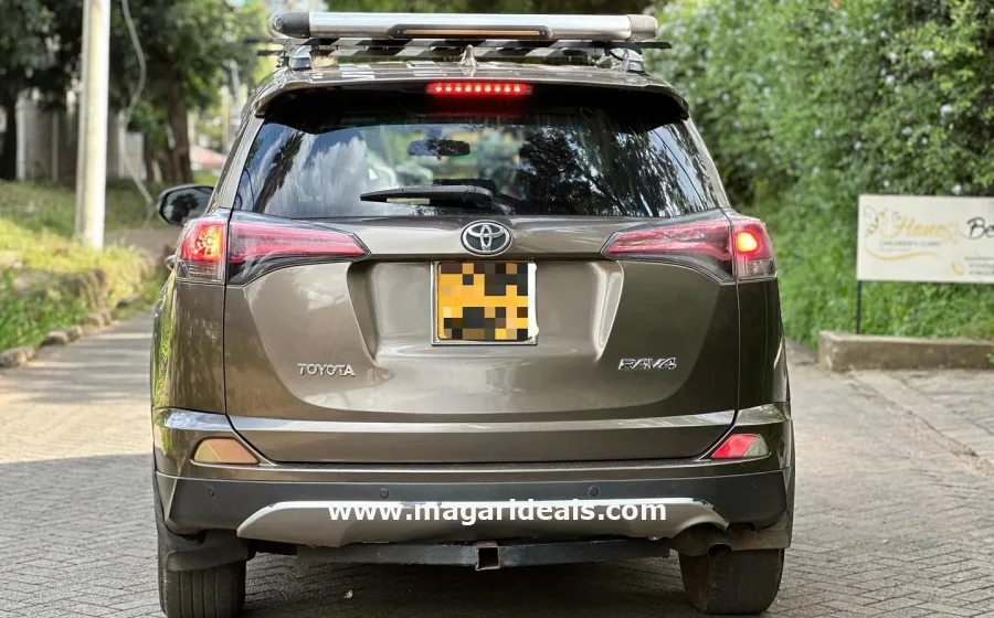 TOYOTA RAV-4 with SUNROOF in Kenya for Sale | Magari Deals