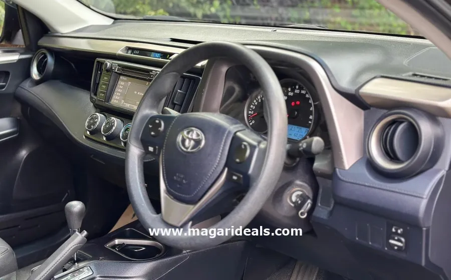 TOYOTA RAV-4 with SUNROOF in Kenya for Sale | Magari Deals