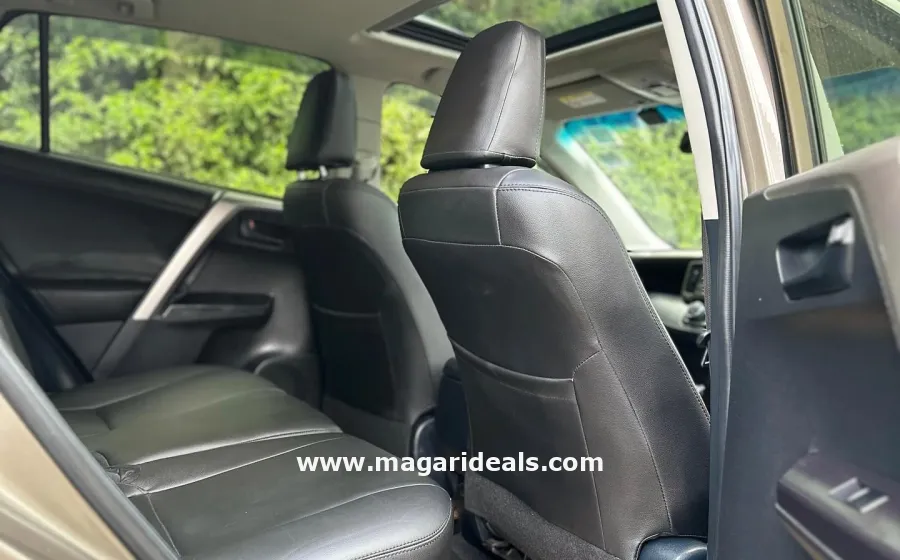 TOYOTA RAV-4 with SUNROOF in Kenya for Sale | Magari Deals