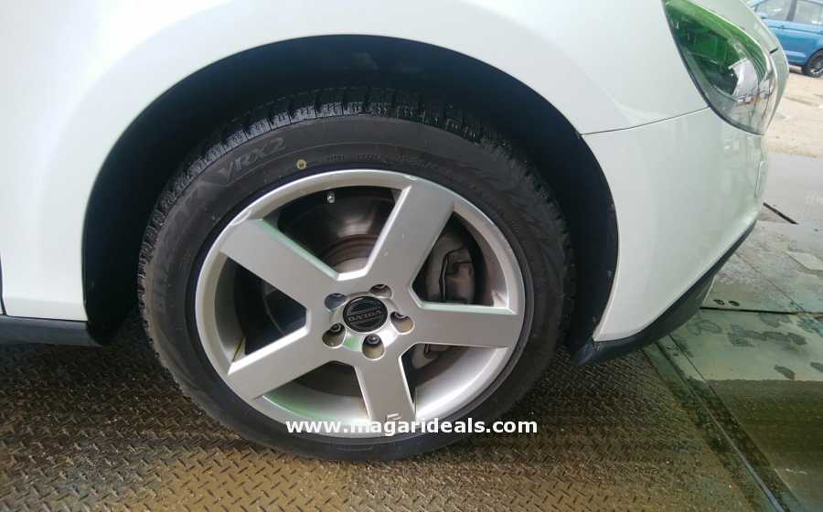 VOLVO V40 CROSS COUNTRY T5 2000cc Petrol for Sale in Kenya | Magari Deals