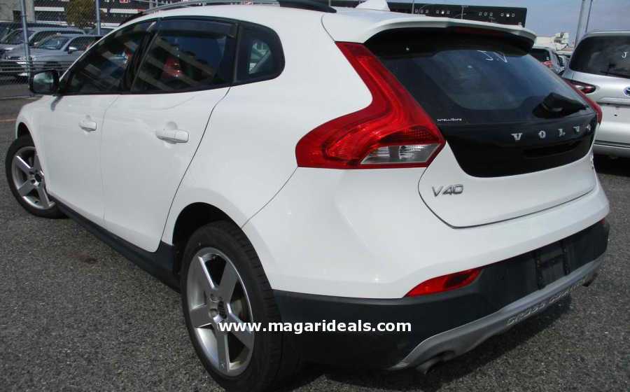 VOLVO V40 CROSS COUNTRY T5 2000cc Petrol for Sale in Kenya | Magari Deals