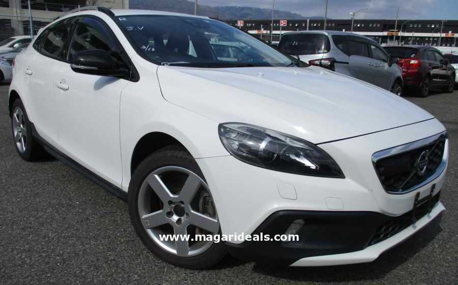 VOLVO V40 CROSS COUNTRY T5 2000cc Petrol for Sale in Kenya | Magari Deals