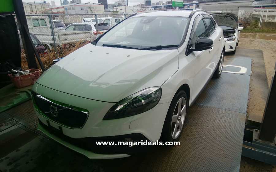 VOLVO V40 CROSS COUNTRY T5 2000cc Petrol for Sale in Kenya | Magari Deals