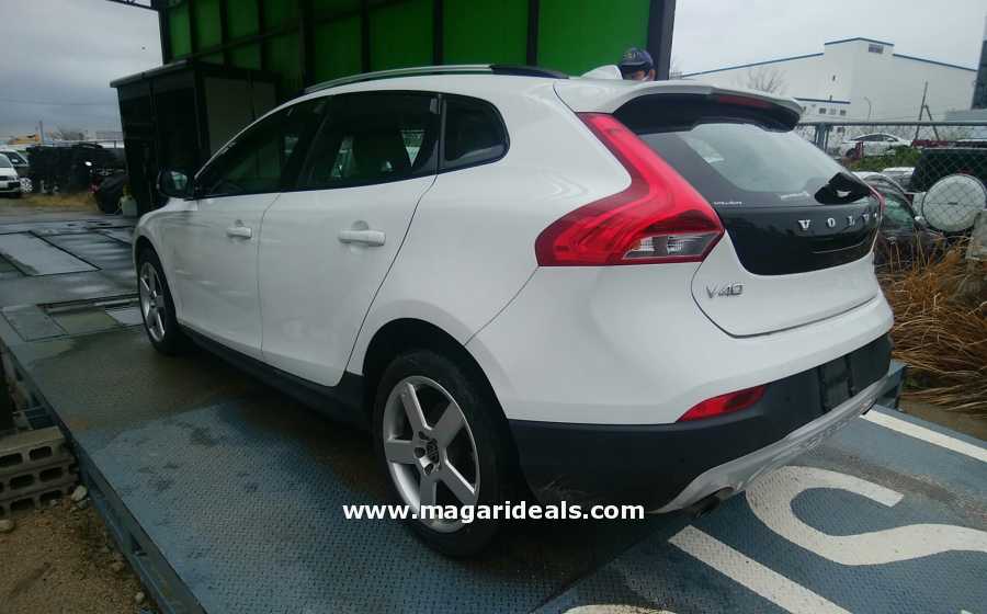 VOLVO V40 CROSS COUNTRY T5 2000cc Petrol for Sale in Kenya | Magari Deals
