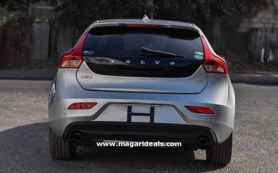 Volvo V40 T4 1600cc 2015 model for Sale in Kenya | Magari Deals