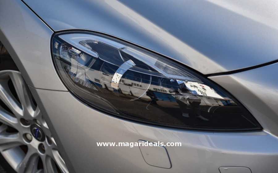 Volvo V40 T4 1600cc 2015 model for Sale in Kenya | Magari Deals
