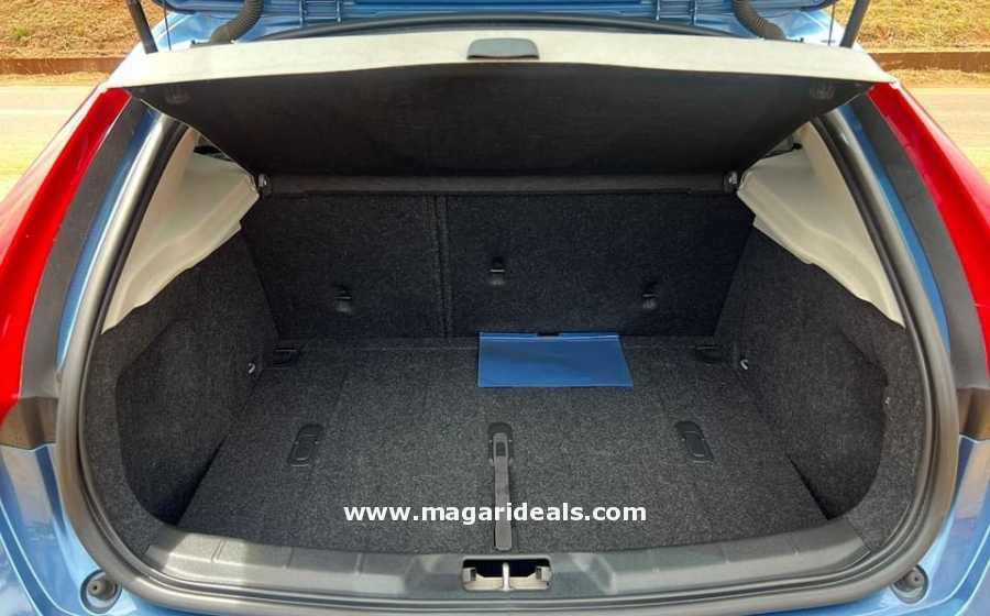 VOLVO V40 T3 for Sale | Best Buy