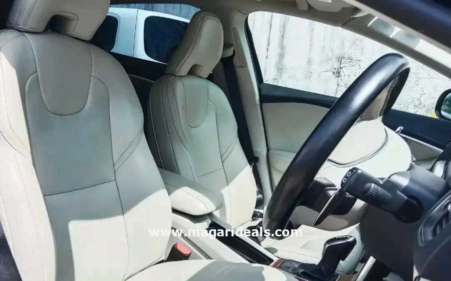 Volvo V40 D4 for Sale | Best Buy