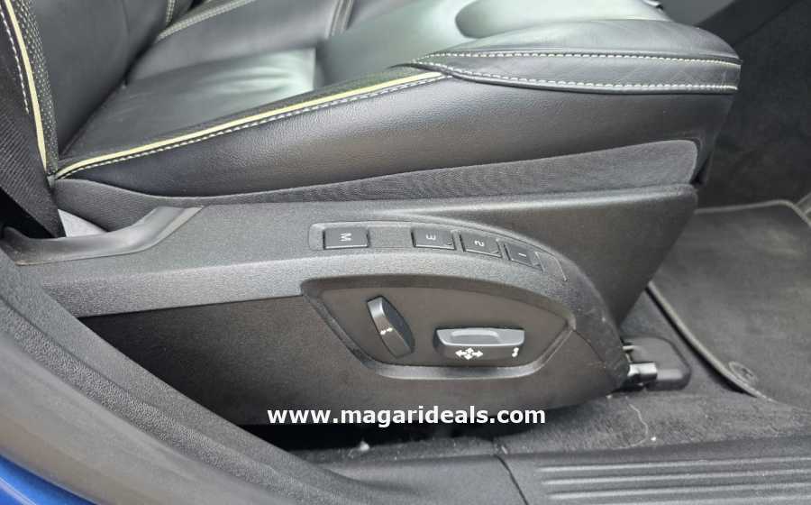 VOLVO V40 R-DESIGN T5 in Kenya for Sale | Magari Deals