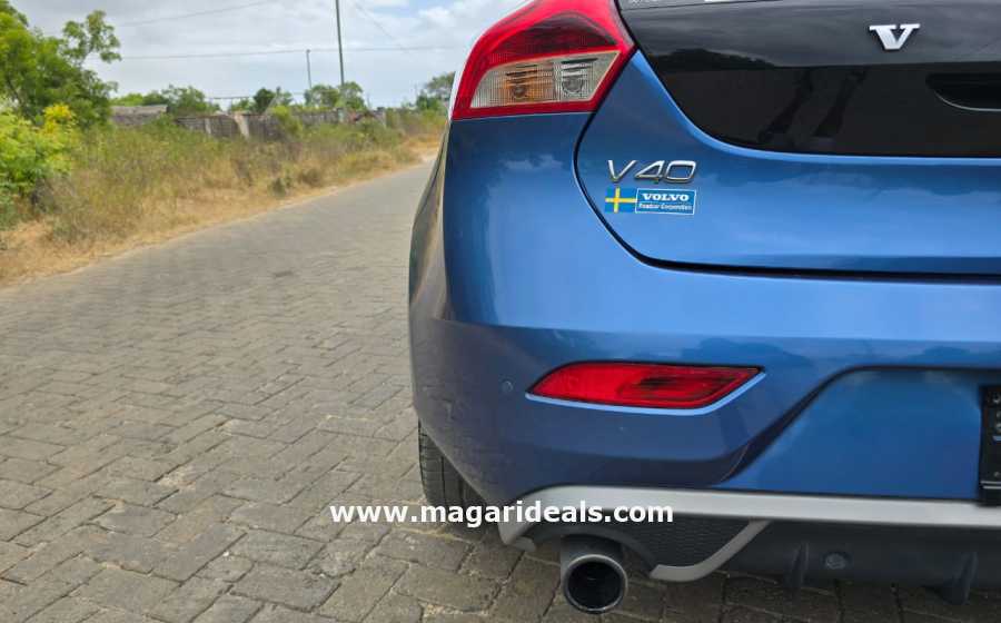 VOLVO V40 R-DESIGN T5 in Kenya for Sale | Magari Deals