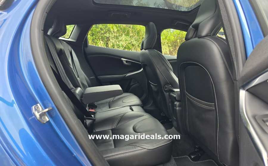 VOLVO V40 R-DESIGN T5 in Kenya for Sale | Magari Deals