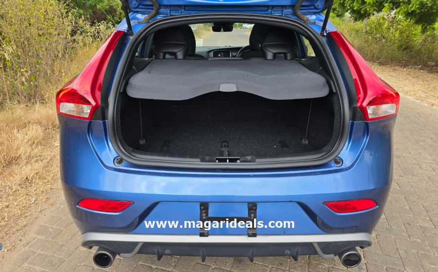 VOLVO V40 R-DESIGN T5 in Kenya for Sale | Magari Deals
