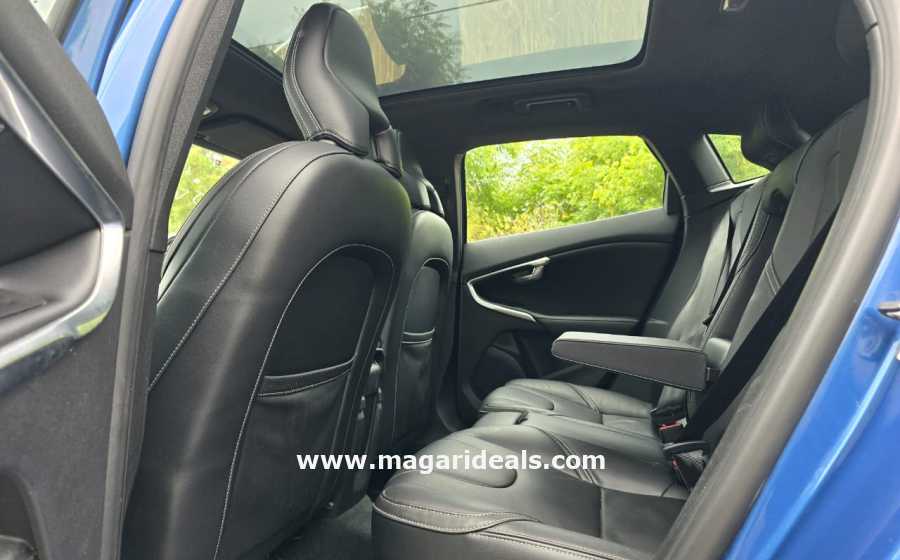 VOLVO V40 R-DESIGN T5 in Kenya for Sale | Magari Deals