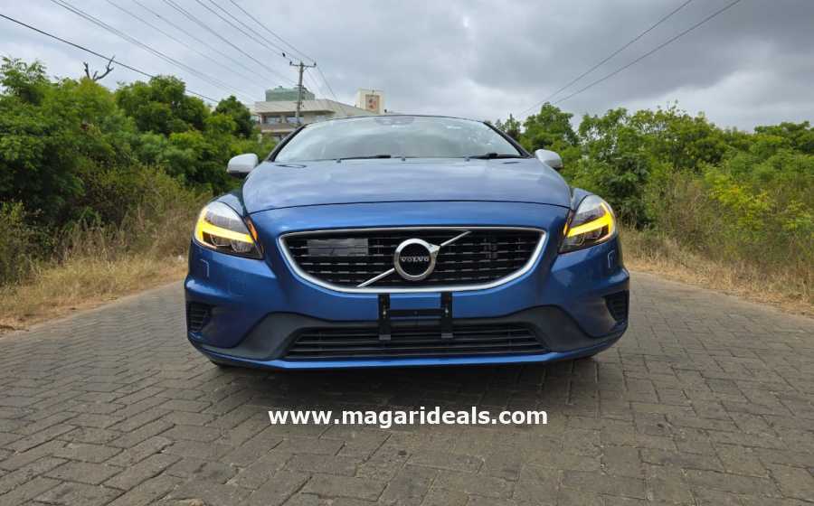 VOLVO V40 R-DESIGN T5 in Kenya for Sale | Magari Deals
