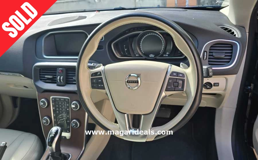VOLVO V40 T5 Crosscountry AWD in Kenya for Sale | Magari Deals