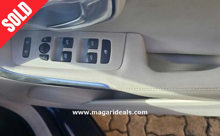 VOLVO V40 T5 Crosscountry AWD in Kenya for Sale | Magari Deals