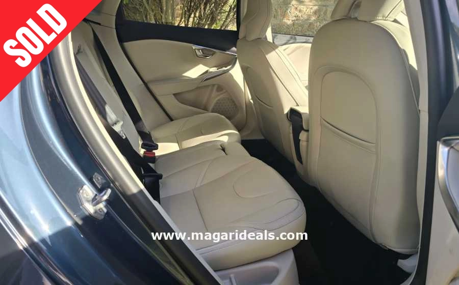 VOLVO V40 T5 Crosscountry AWD in Kenya for Sale | Magari Deals