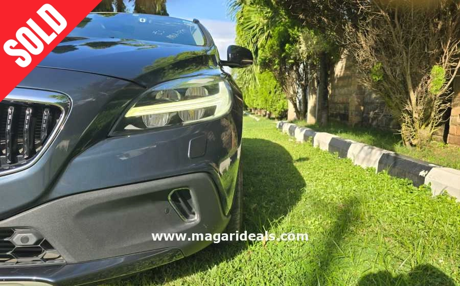 VOLVO V40 T5 Crosscountry AWD in Kenya for Sale | Magari Deals