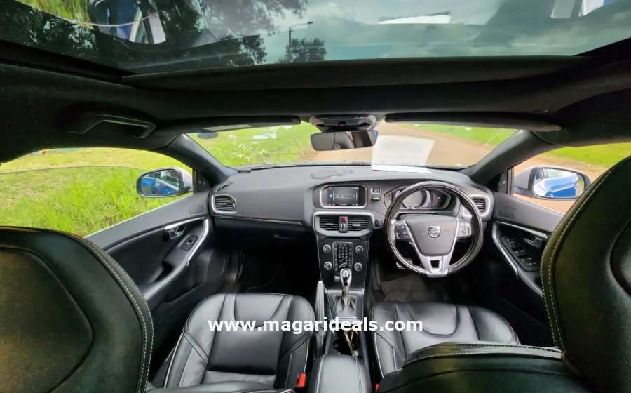 VOLVO V40 R-DESIGN T5 in Kenya for Sale | Magari Deals