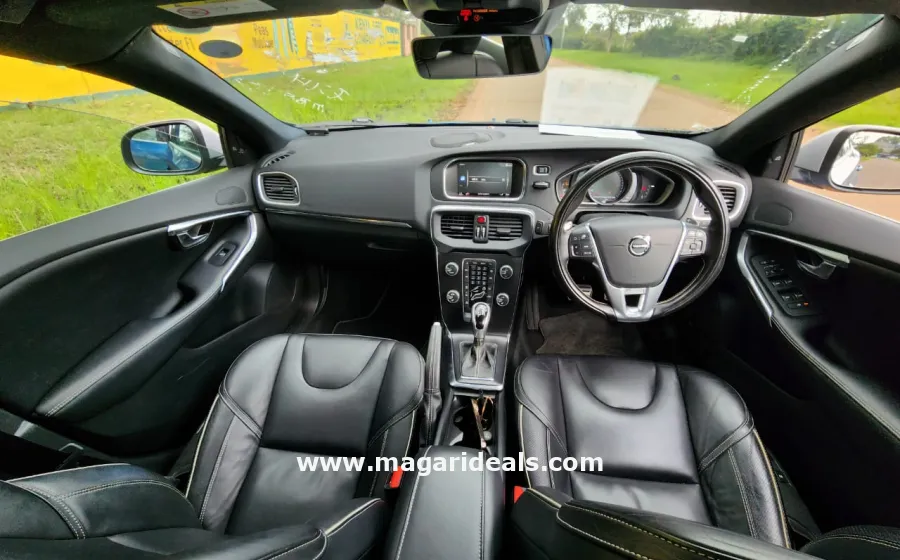 VOLVO V40 R-DESIGN T5 in Kenya for Sale | Magari Deals