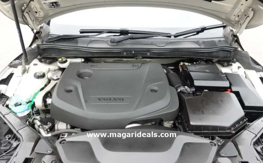 VOLVO V40 D4 MOMENTUM CROSS COUNTRY in Kenya for Sale | Magari Deals